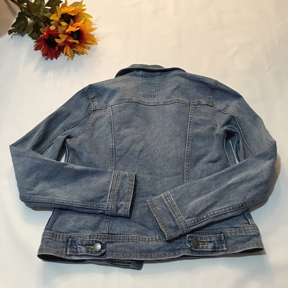 Universal Thread Jean Jacket - Picture 2 of 6